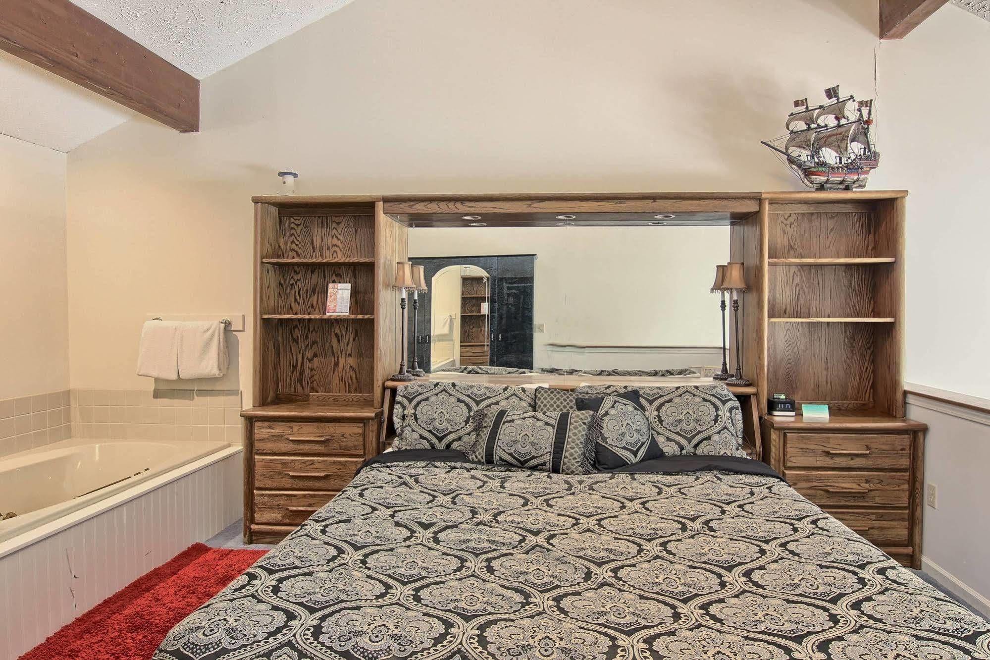 Pointes North Inn Шарлевой Экстерьер фото